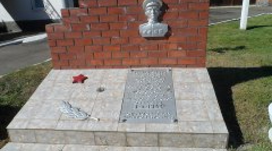 Памятник Виктору Печерскому
